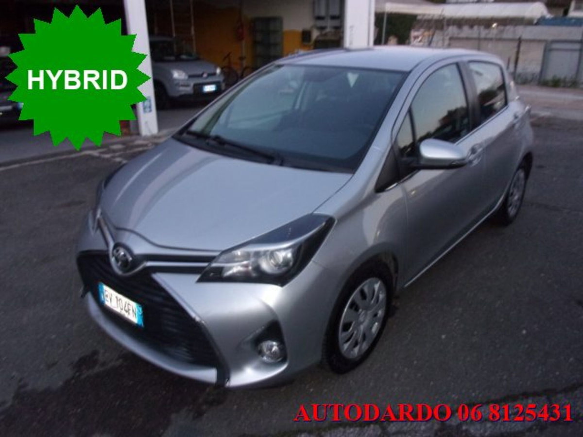 Toyota Yaris 1.5 5 porte Lounge (11)