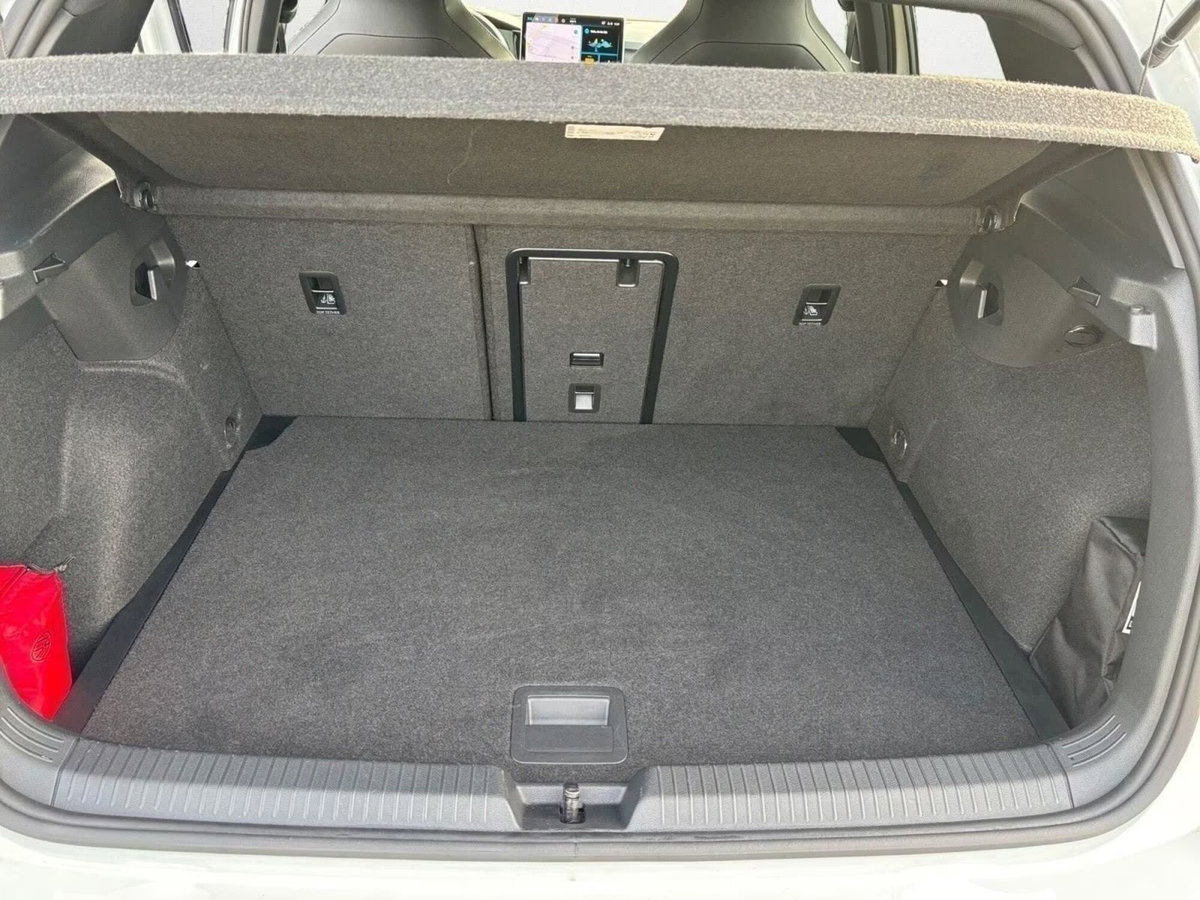 Volkswagen Golf 1.5 eTSI 150 CV EVO ACT DSG R-Line (10)