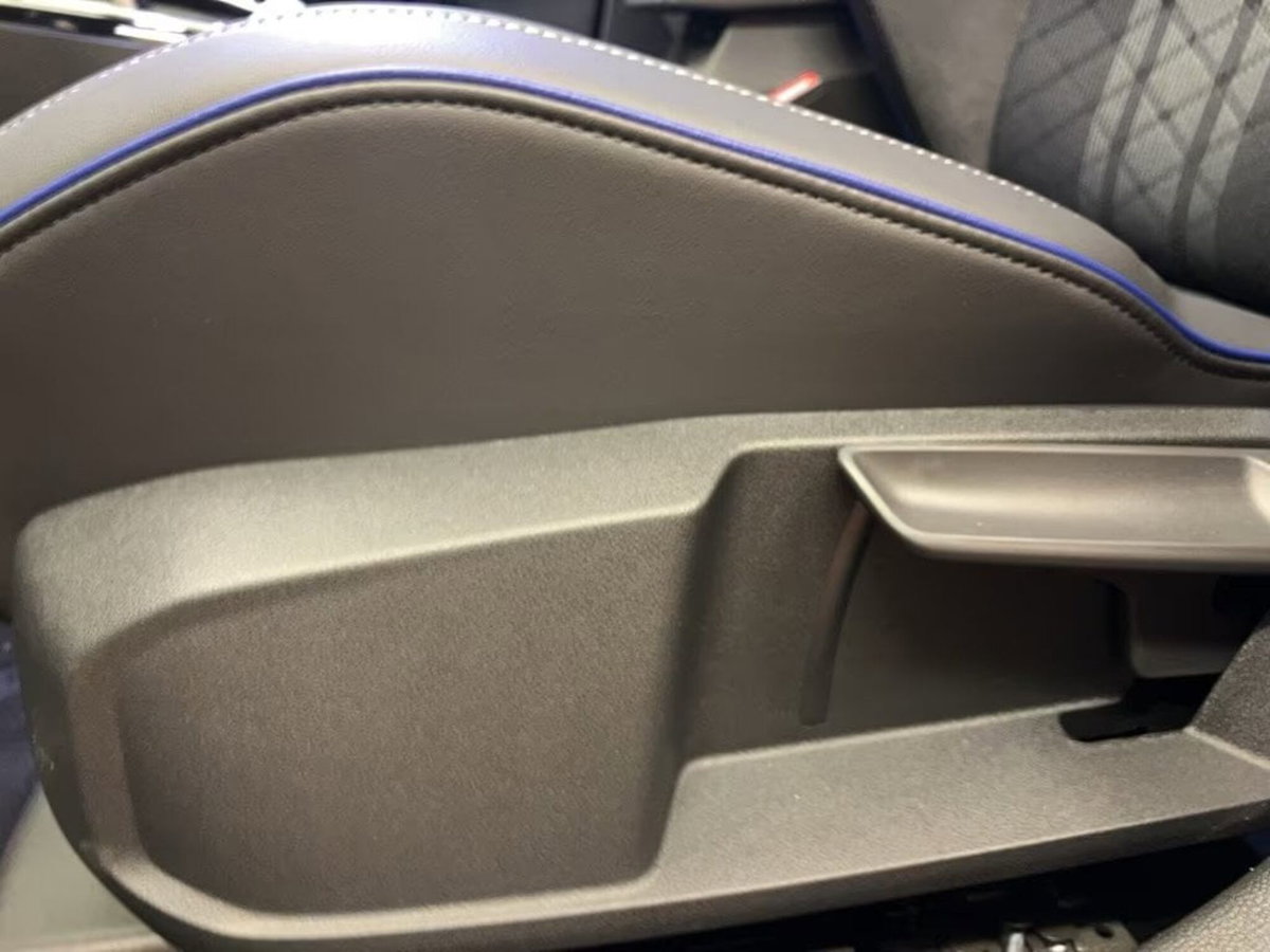 Volkswagen Golf 1.5 eTSI 150 CV EVO ACT DSG R-Line (7)