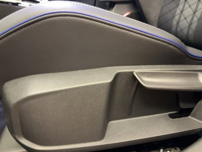 Volkswagen Golf 1.5 eTSI 150 CV EVO ACT DSG R-Line (7)