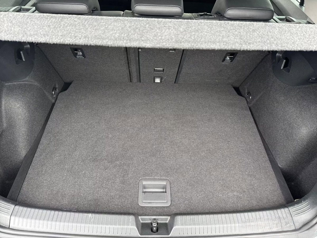 Volkswagen Golf 1.5 etsi 50 Years 115cv dsg (13)