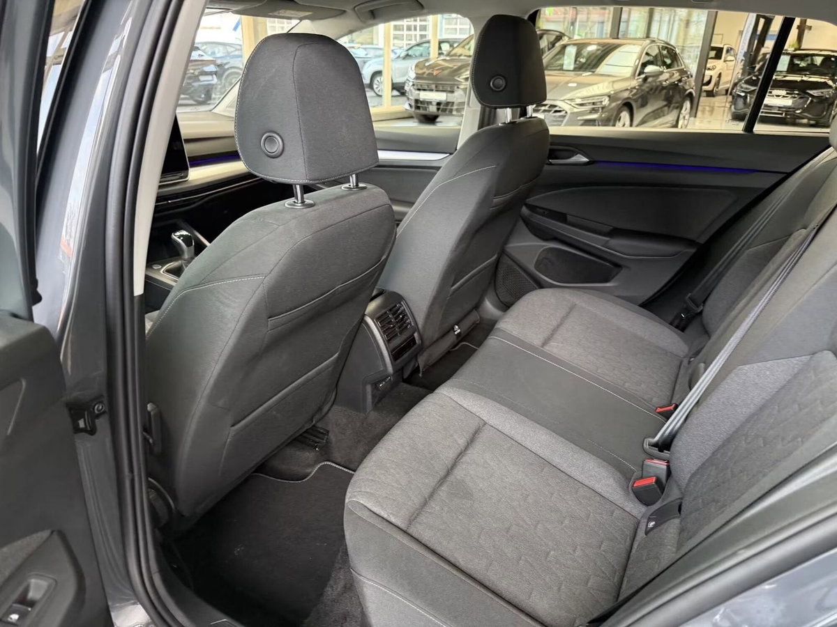 Volkswagen Golf 2.0 TDI SCR Life (17)