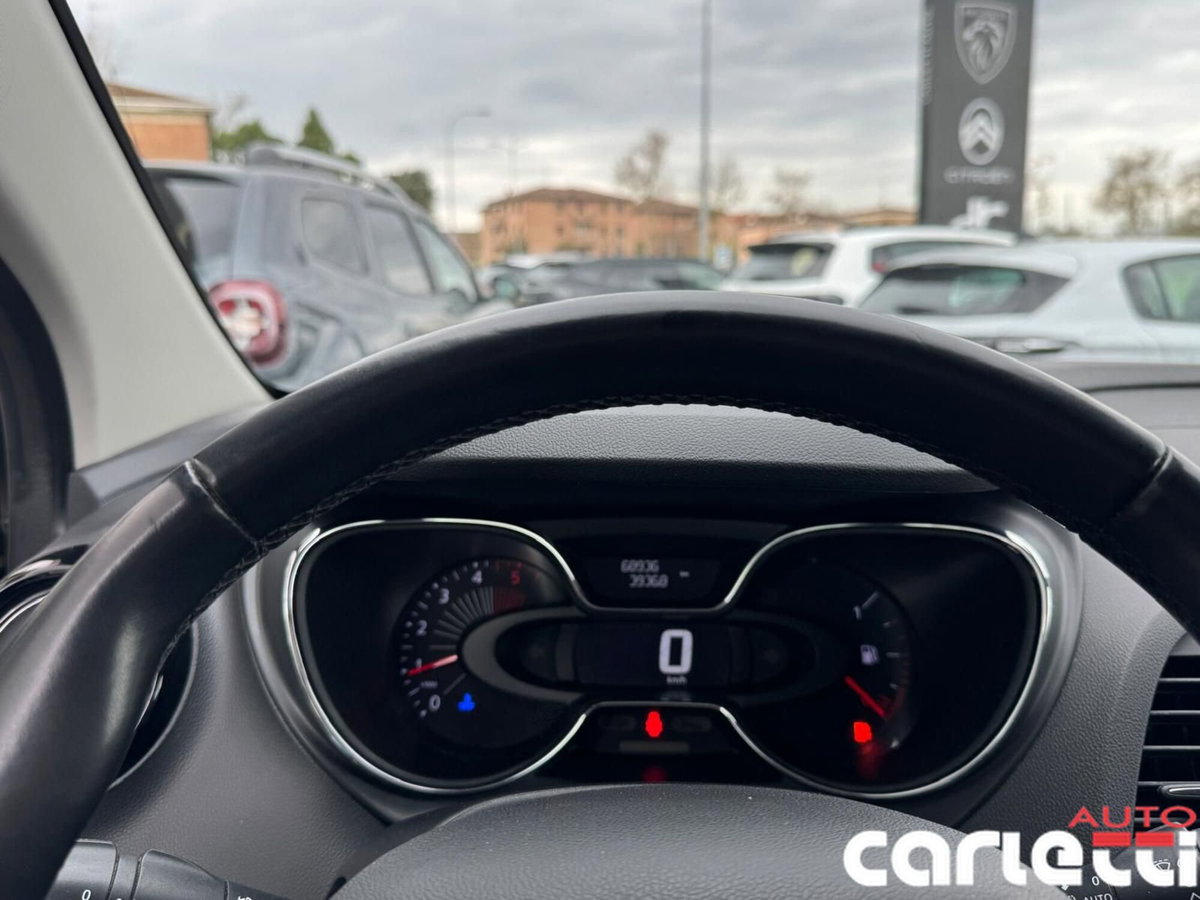 Renault Captur 1.5 dCi 8V 90 CV EDC Start&Stop Energy R-Link (16)