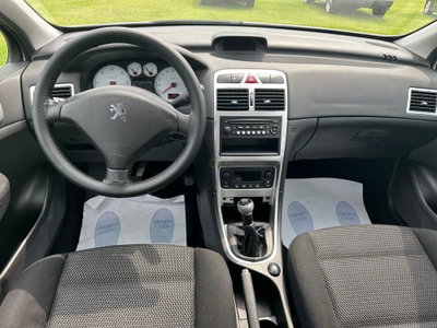 Peugeot 307 SW 16V HDi FAP 110CV (11)