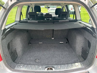 Peugeot 307 SW 16V HDi FAP 110CV (12)