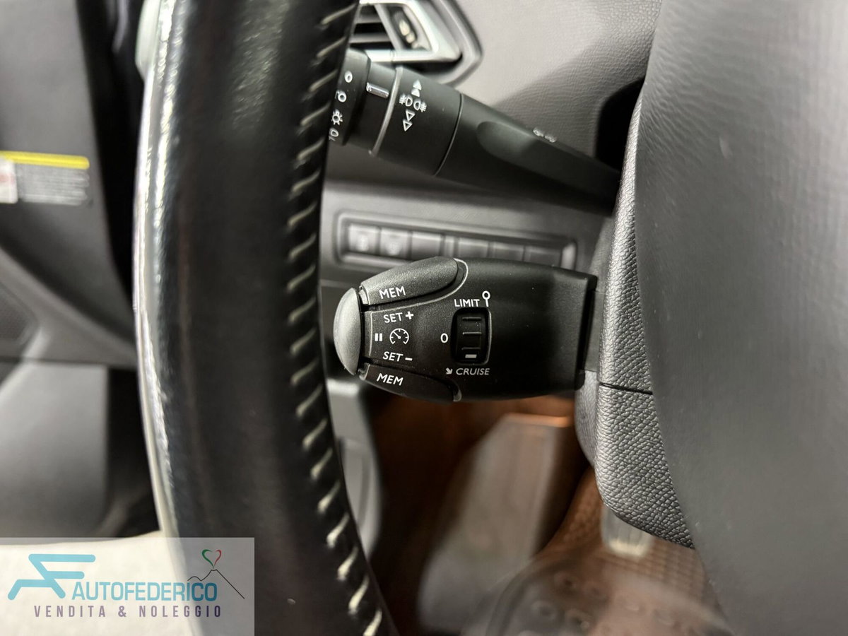 Peugeot 308 SW BlueHDi 120 S&S Allure (12)