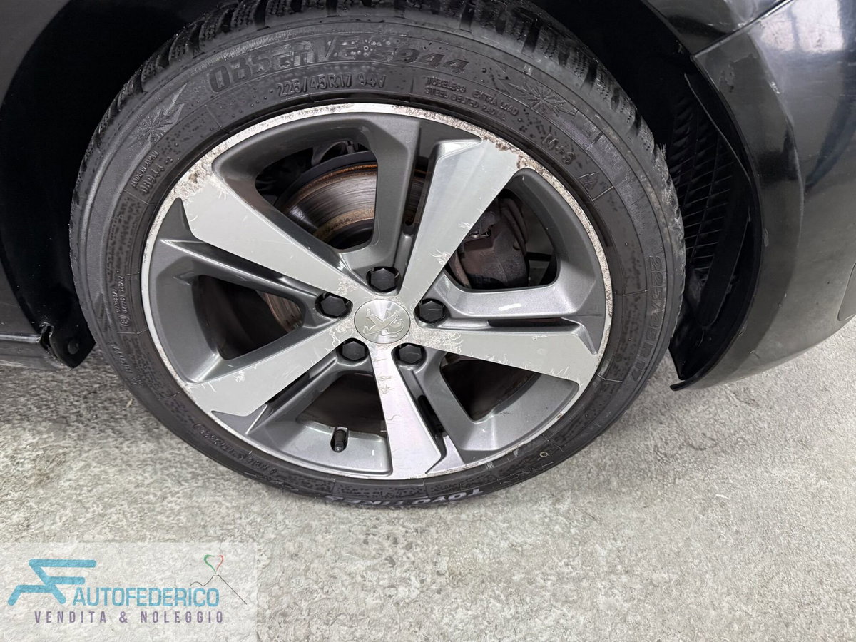 Peugeot 308 SW BlueHDi 120 S&S Allure (16)