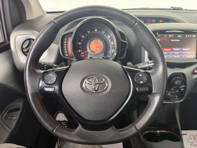 Toyota Aygo 1.0 VVT-i 72 CV 5 porte x-cool MMT (12)