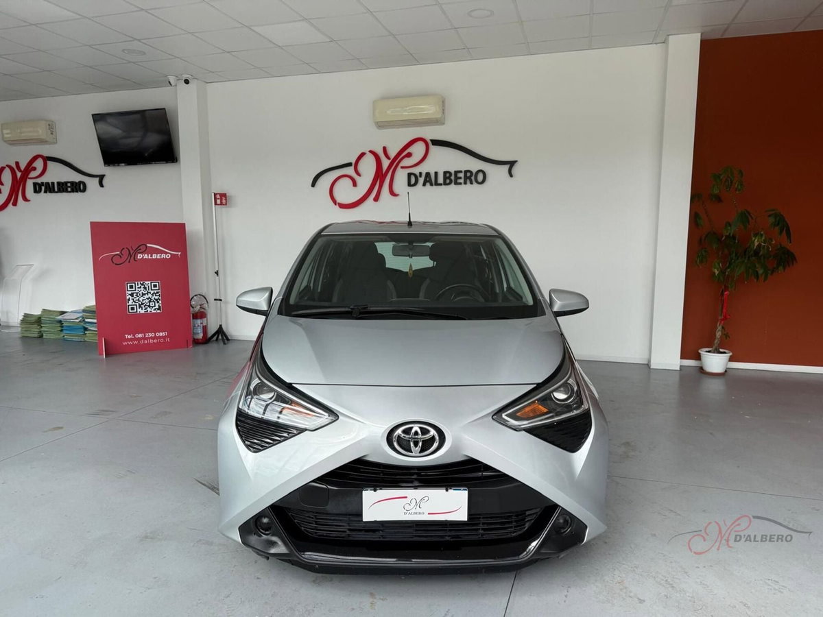 Toyota Aygo 1.0 VVT-i 72 CV 5 porte x-cool MMT (2)