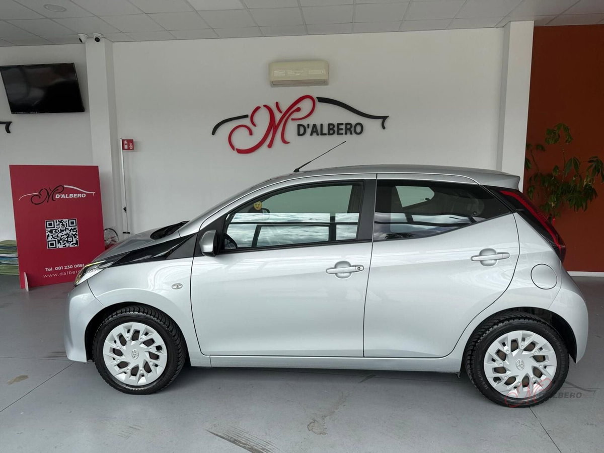 Toyota Aygo 1.0 VVT-i 72 CV 5 porte x-cool MMT (4)