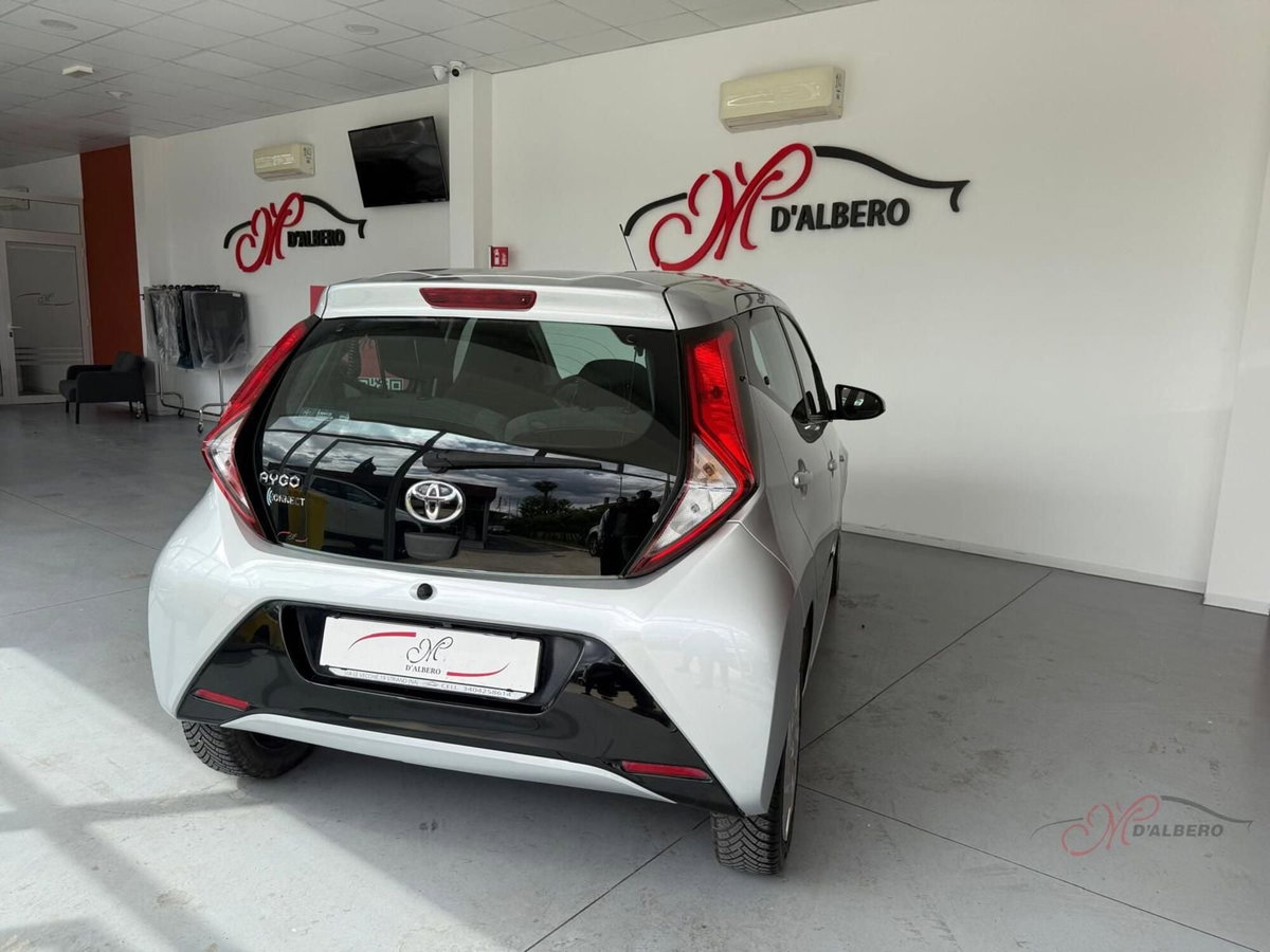 Toyota Aygo 1.0 VVT-i 72 CV 5 porte x-cool MMT (5)
