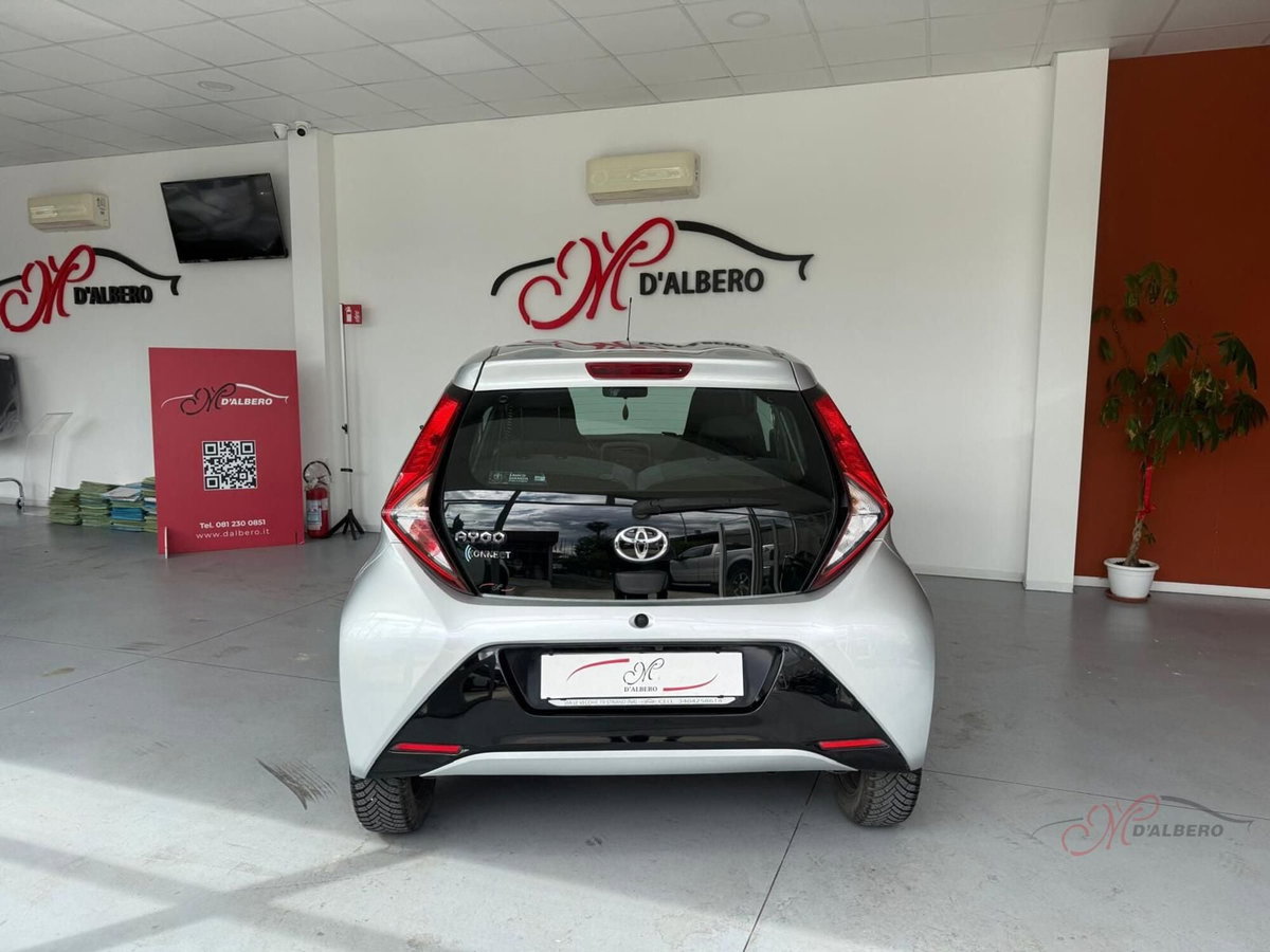 Toyota Aygo 1.0 VVT-i 72 CV 5 porte x-cool MMT (6)