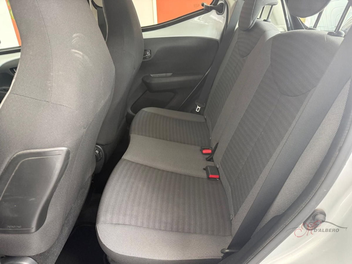 Toyota Aygo 1.0 VVT-i 72 CV 5 porte x-cool MMT (9)