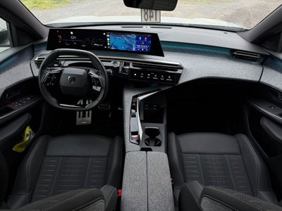 Peugeot 3008 1.2 hybrid GT 145cv e-dcs6 (6)