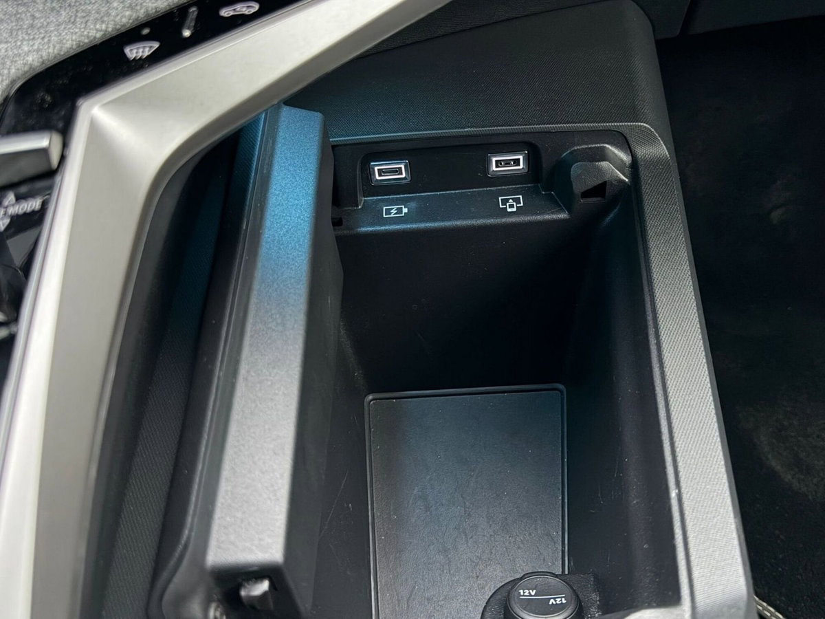 Peugeot 3008 1.2 hybrid GT 145cv e-dcs6 (13)