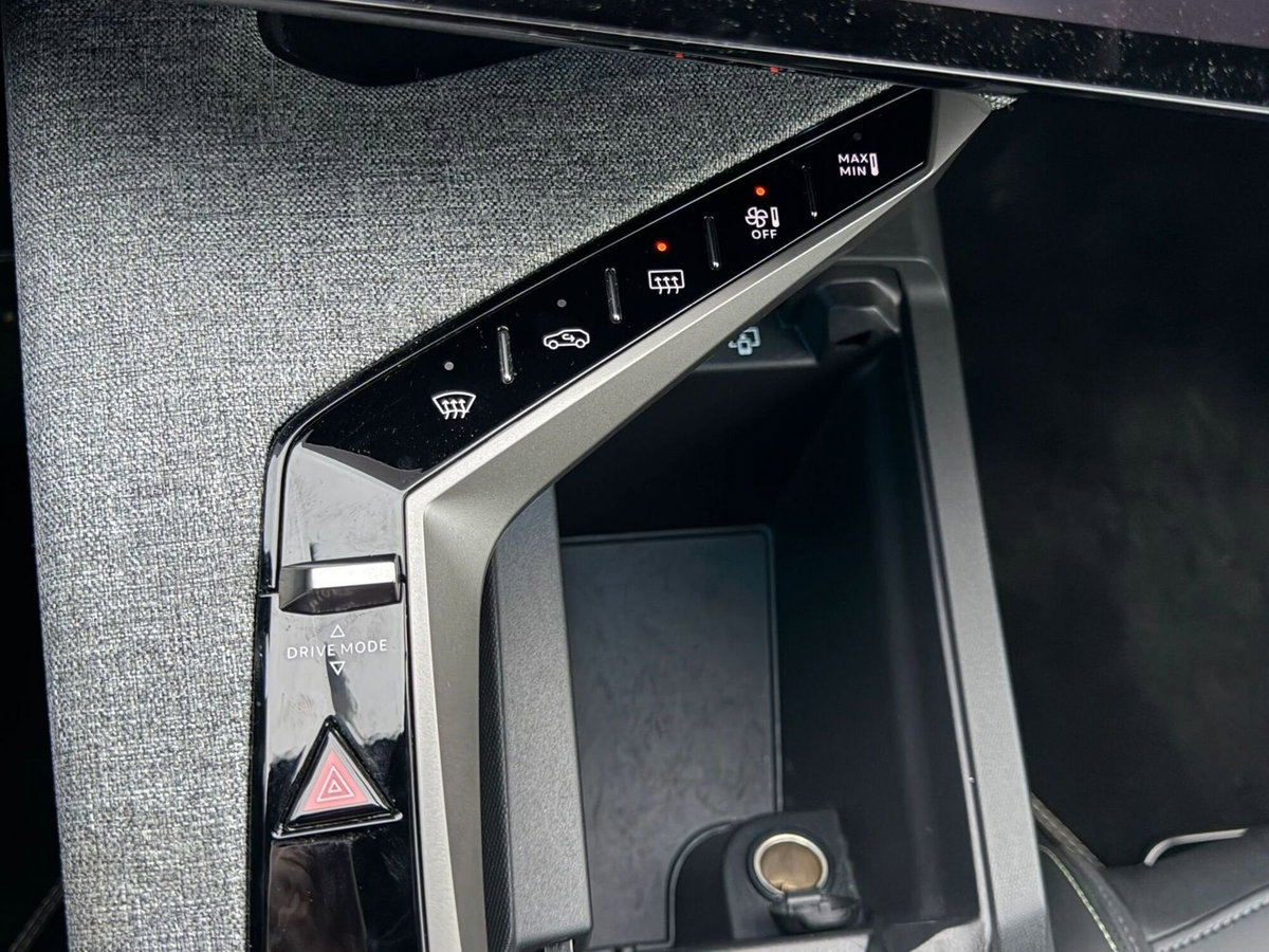 Peugeot 3008 1.2 hybrid GT 145cv e-dcs6 (15)