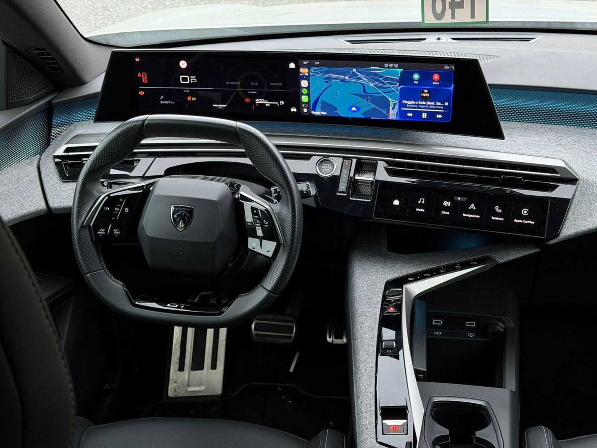 Peugeot 3008 1.2 hybrid GT 145cv e-dcs6 (5)