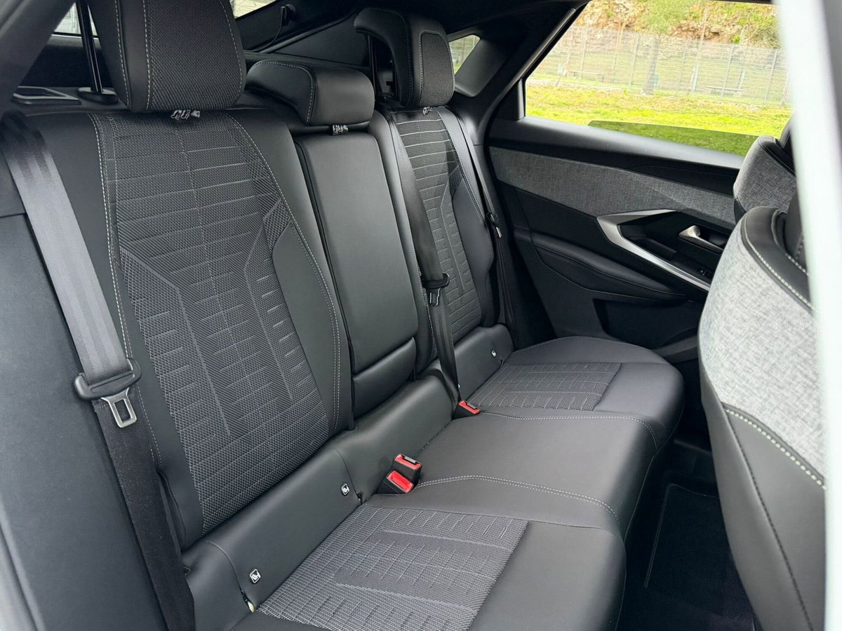 Peugeot 3008 1.2 hybrid GT 145cv e-dcs6 (7)