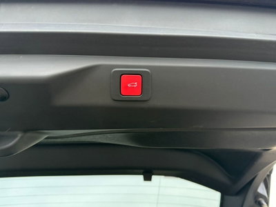 Peugeot 3008 1.2 hybrid GT 145cv e-dcs6 (8)