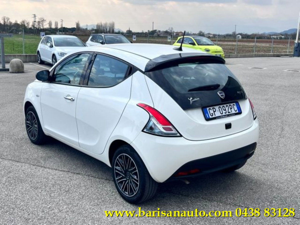 Lancia Ypsilon 1.0 FireFly 5 porte S&S Hybrid Gold Plus (4)