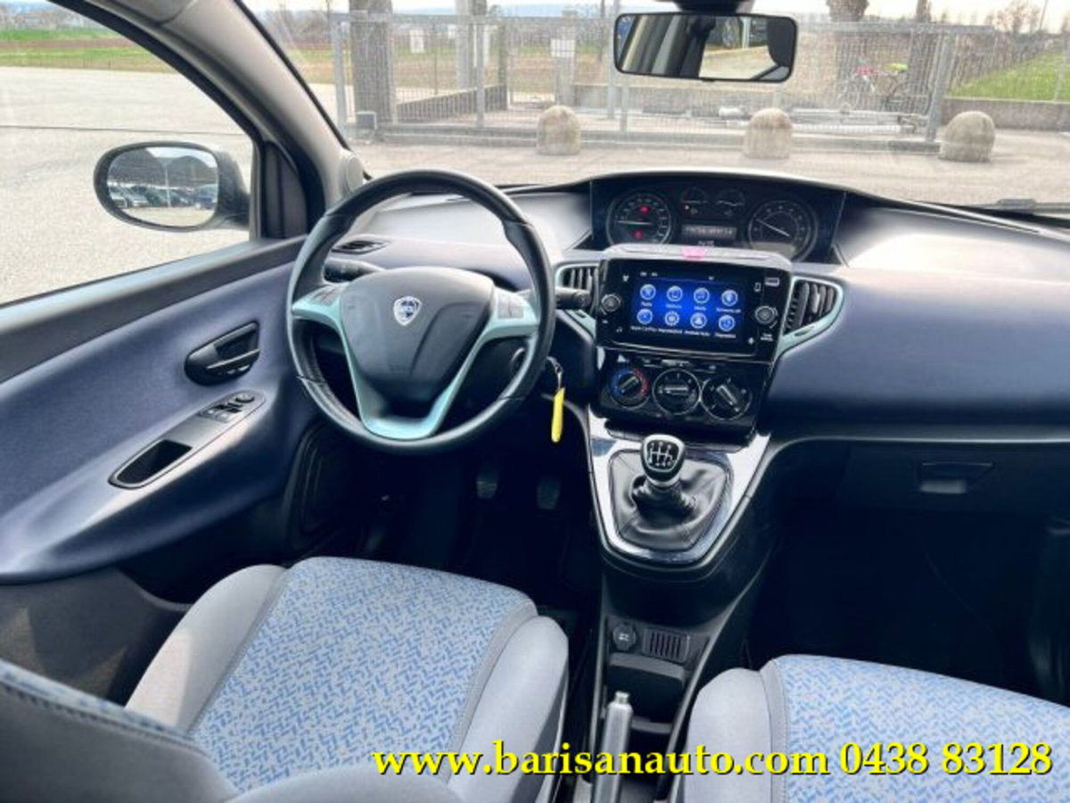 Lancia Ypsilon 1.0 FireFly 5 porte S&S Hybrid Gold Plus (9)