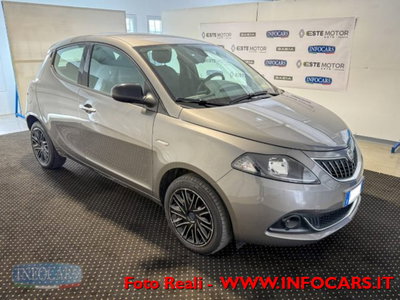 Lancia Ypsilon 1.0 FireFly 5 porte S&S Hybrid Silver Plus usata