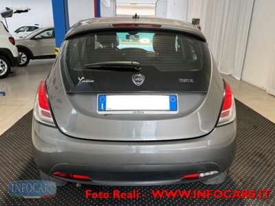 Lancia Ypsilon 1.0 FireFly 5 porte S&S Hybrid Silver Plus (18)