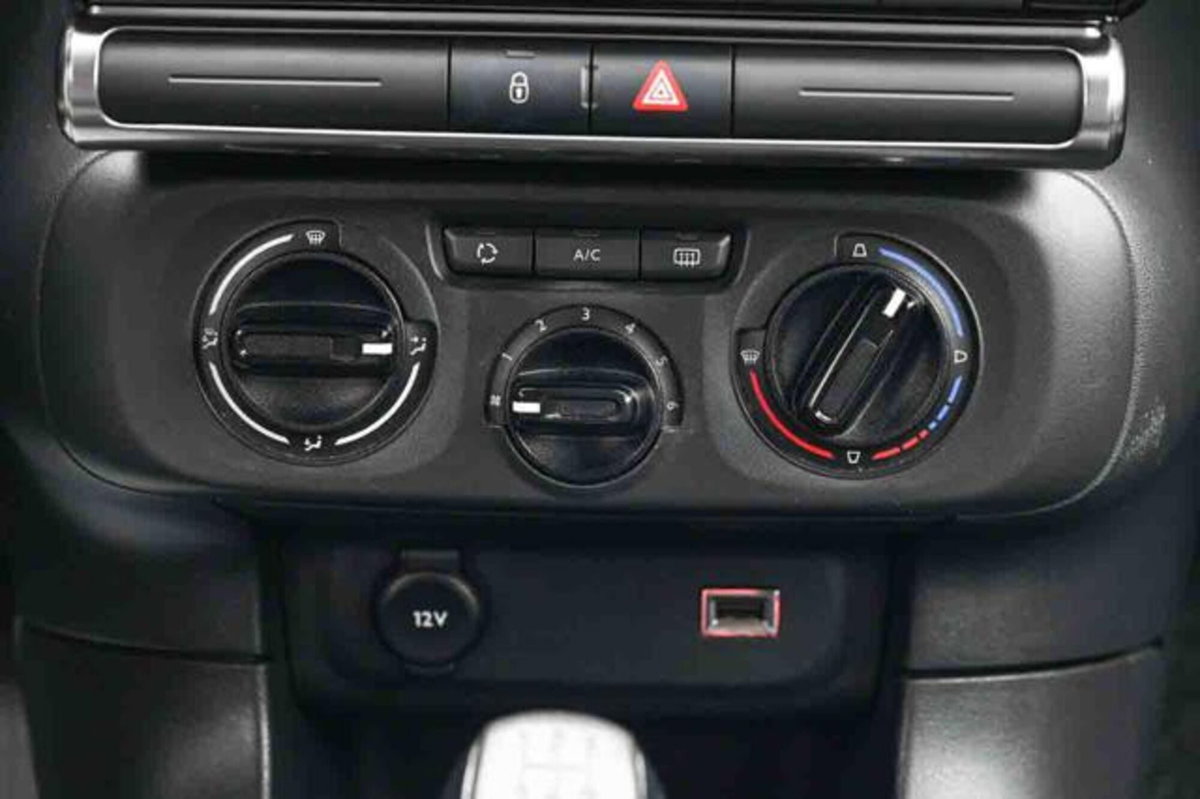 Citroen C3 Aircross PureTech 82 Feel (19)