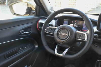Jeep Avenger 1.2 turbo Summit fwd 100cv (20)