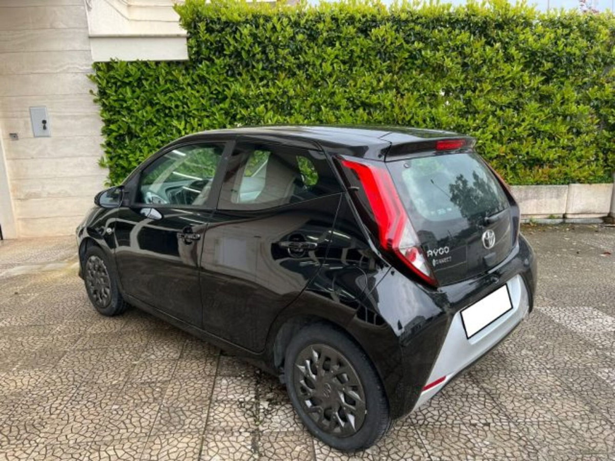 Toyota Aygo Connect 1.0 VVT-i 72 CV 5 porte x-music MMT (11)
