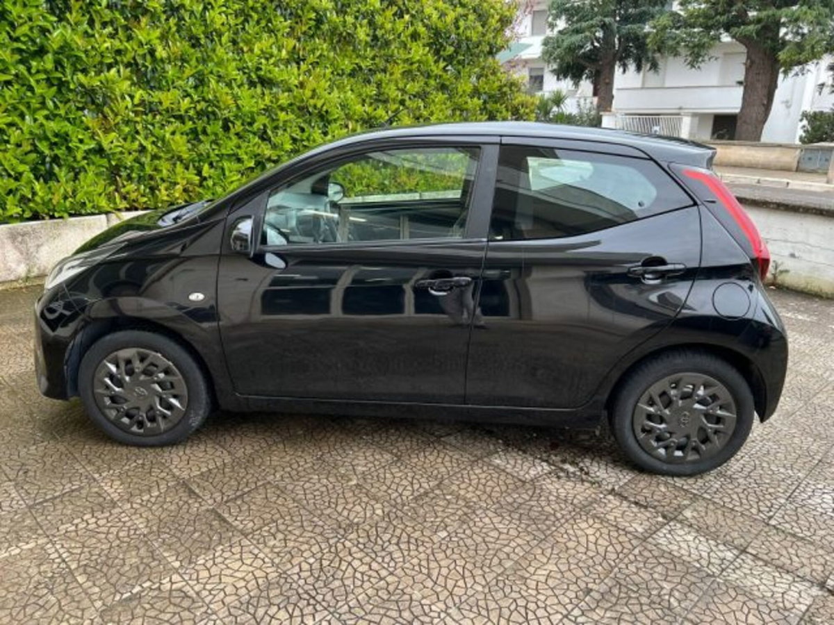 Toyota Aygo Connect 1.0 VVT-i 72 CV 5 porte x-music MMT (12)