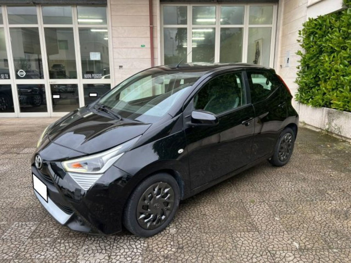 Toyota Aygo Connect 1.0 VVT-i 72 CV 5 porte x-music MMT (3)