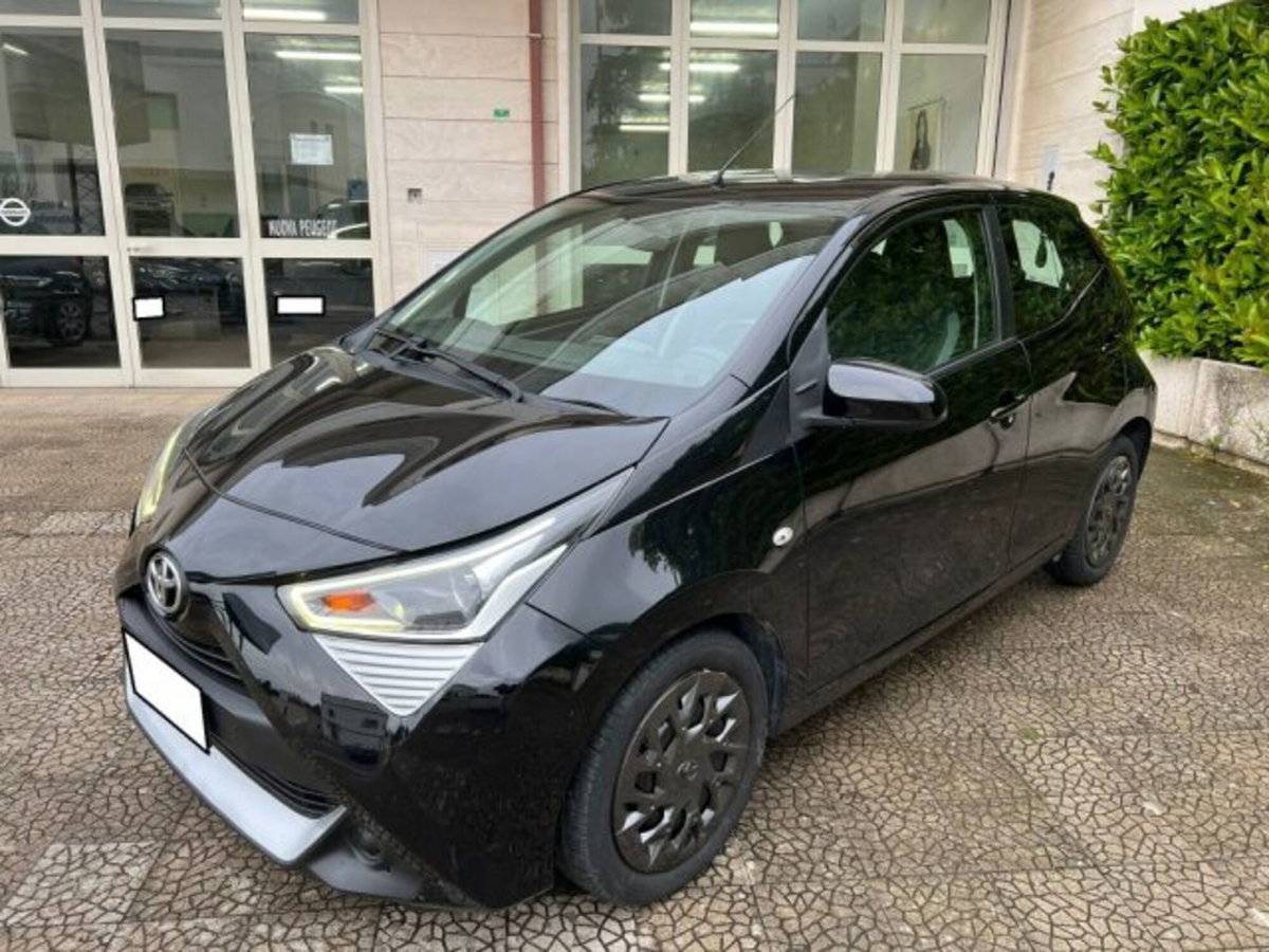 Toyota Aygo Connect 1.0 VVT-i 72 CV 5 porte x-music MMT (8)