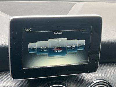 Mercedes-Benz GLA SUV 180 d Business (15)