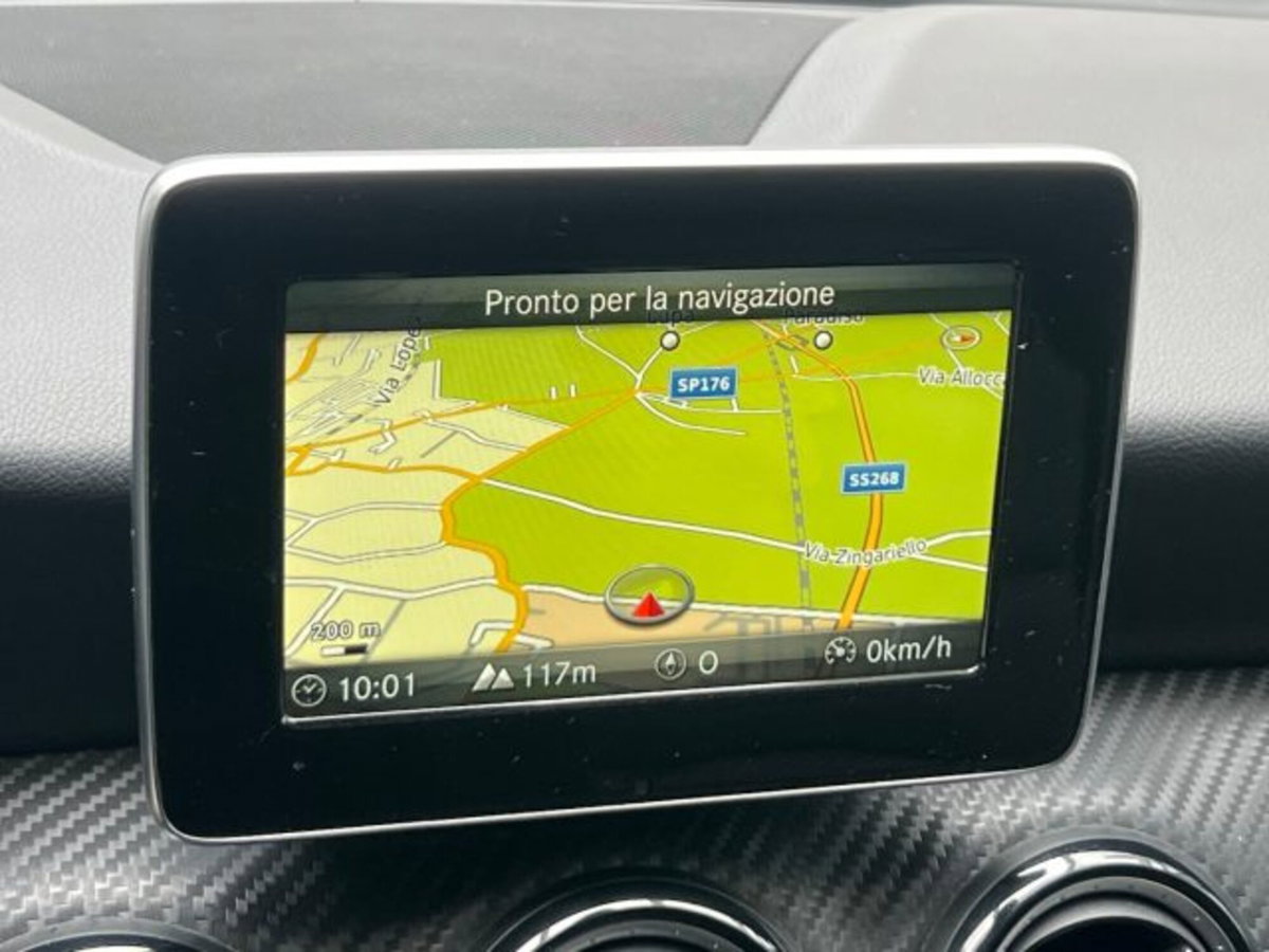 Mercedes-Benz GLA SUV 180 d Business (17)