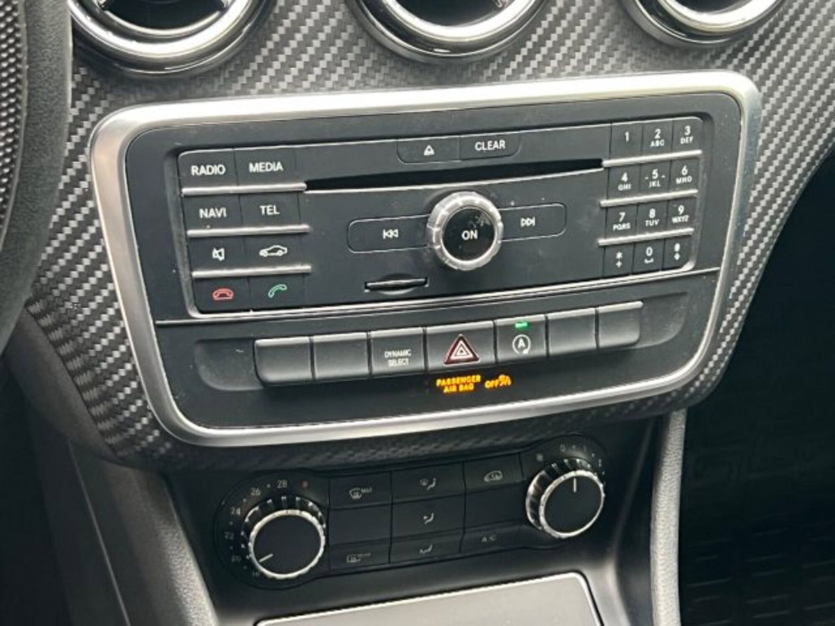 Mercedes-Benz GLA SUV 180 d Business (18)