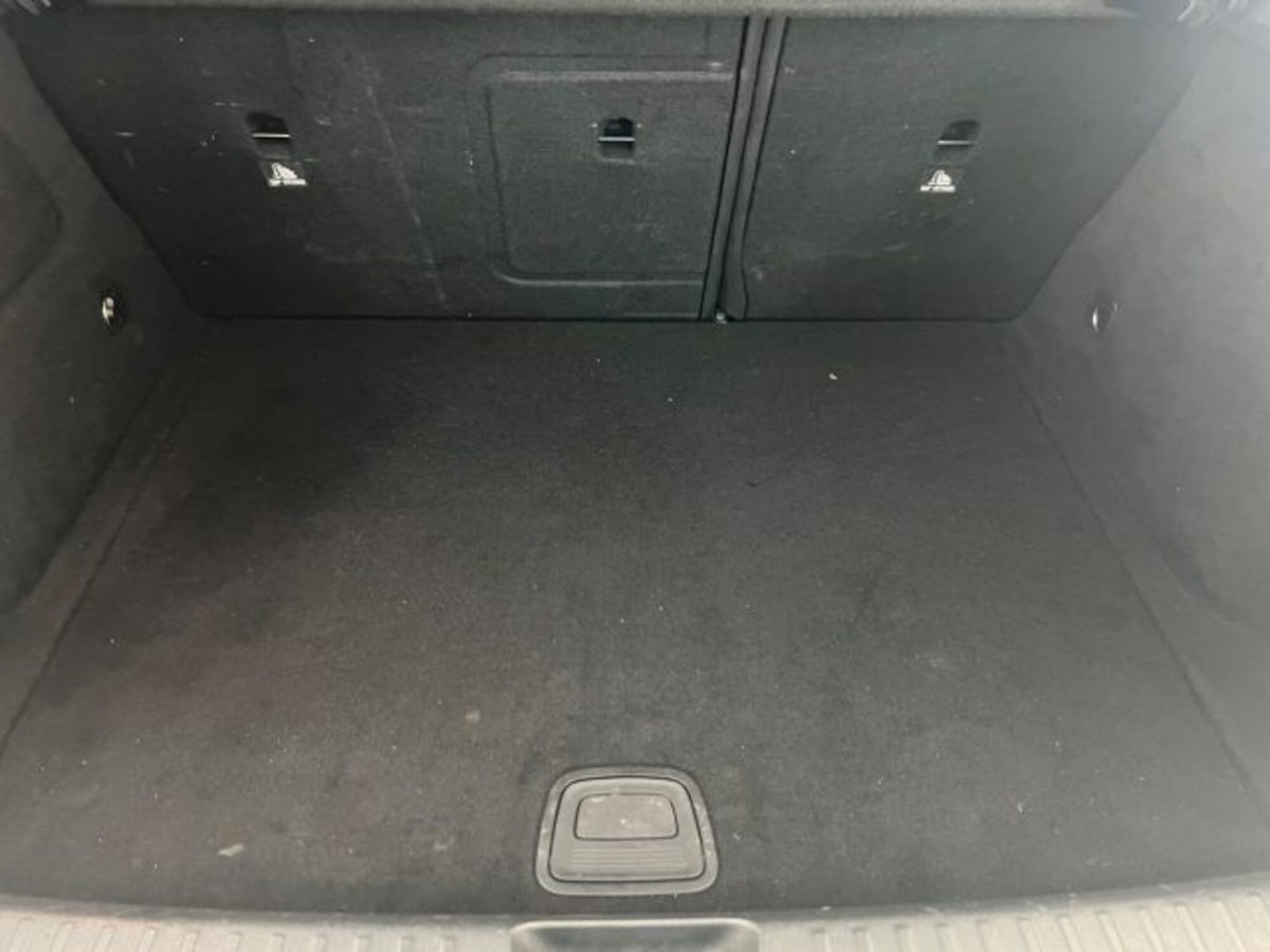Mercedes-Benz GLA SUV 180 d Business (8)