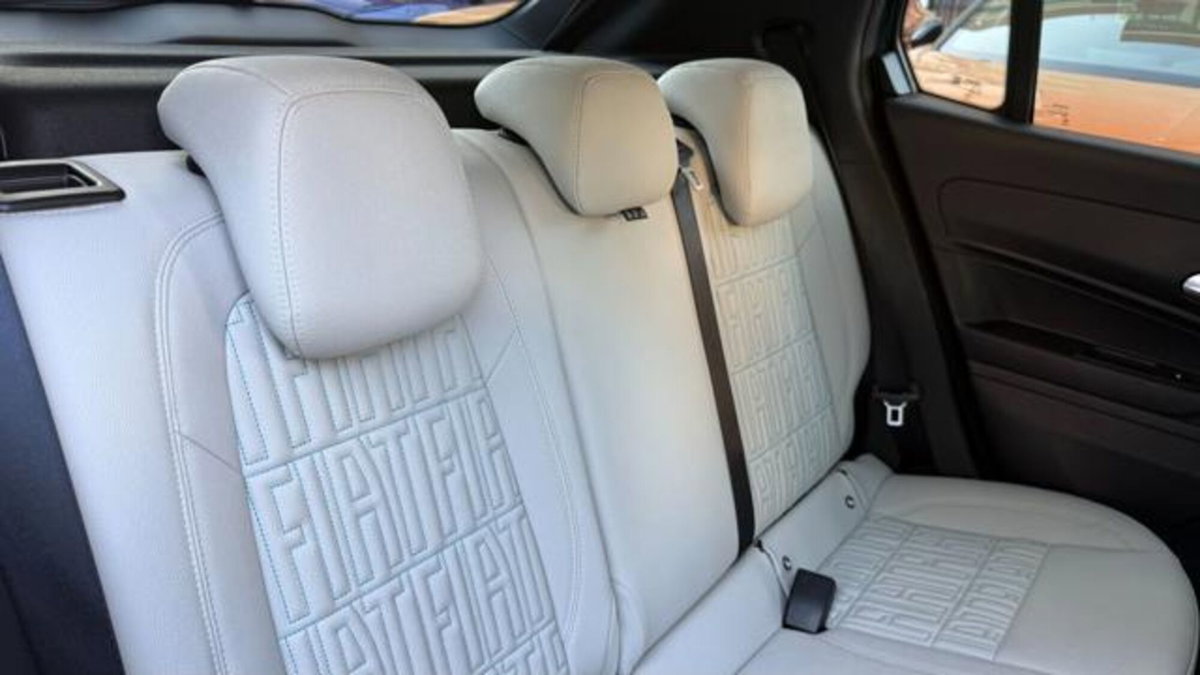 Fiat 600 1.2 hybrid La Prima 110cv auto (17)