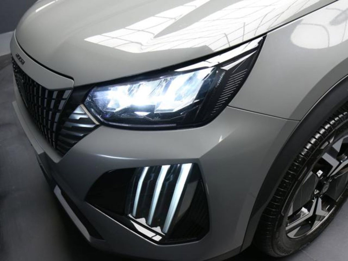 Peugeot 2008 PureTech 130 S&S EAT8 Allure Pack (5)