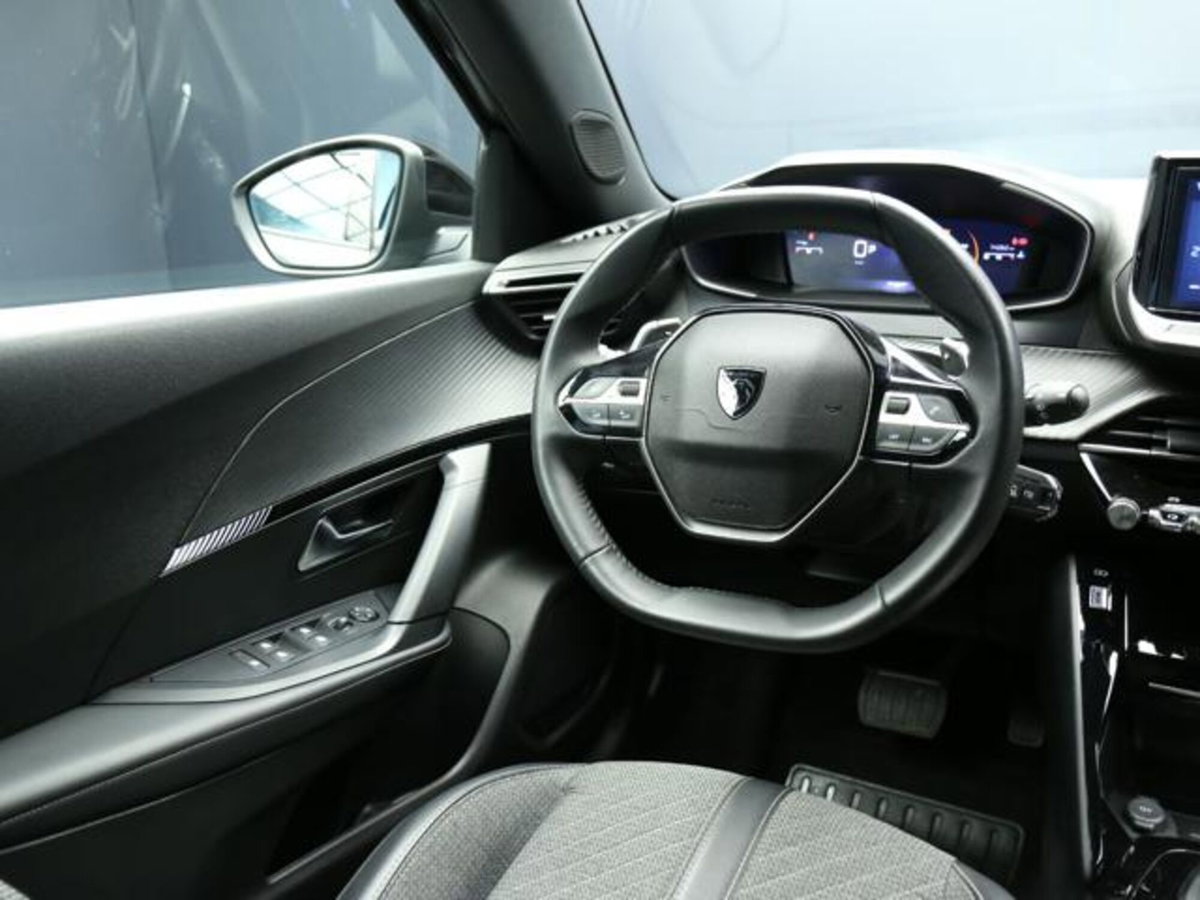 Peugeot 2008 PureTech 130 S&S EAT8 Allure Pack (6)