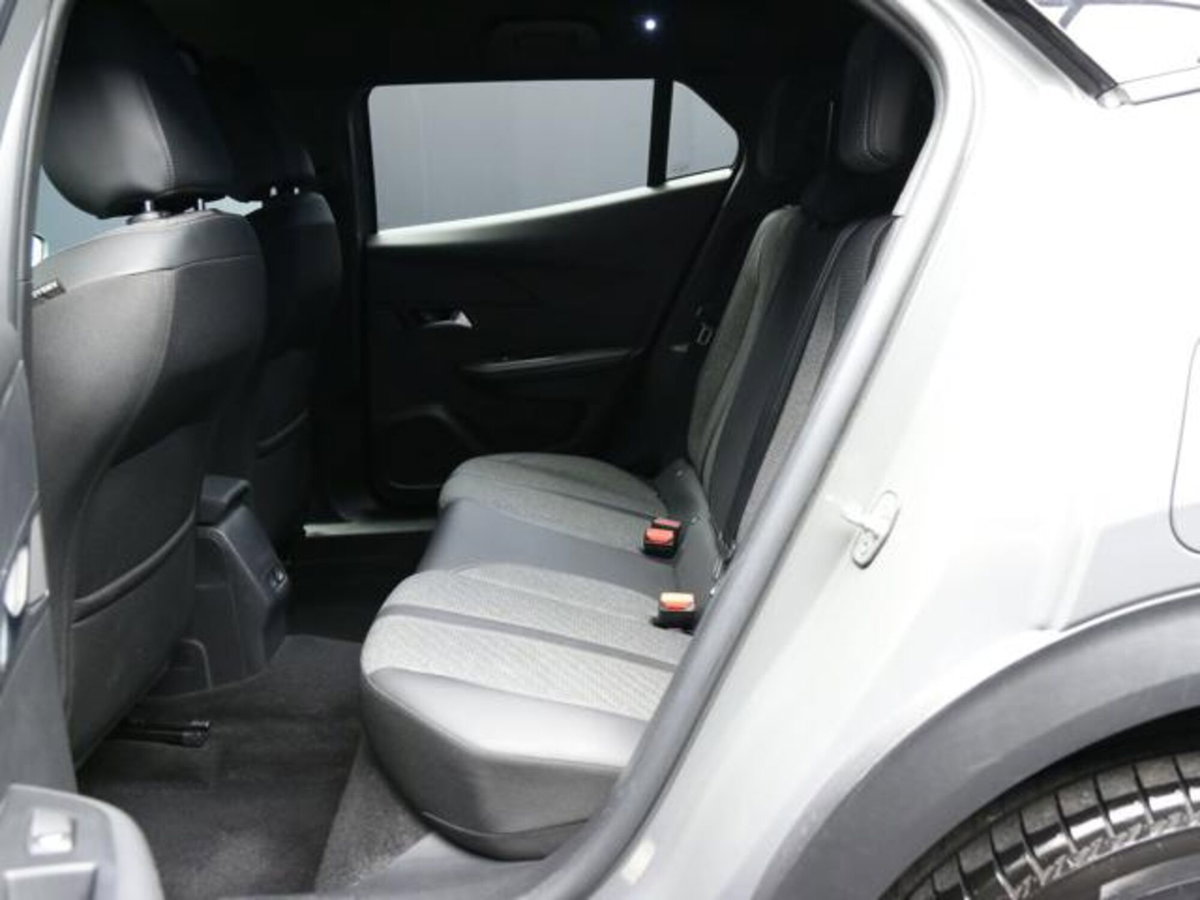 Peugeot 2008 PureTech 130 S&S EAT8 Allure Pack (3)