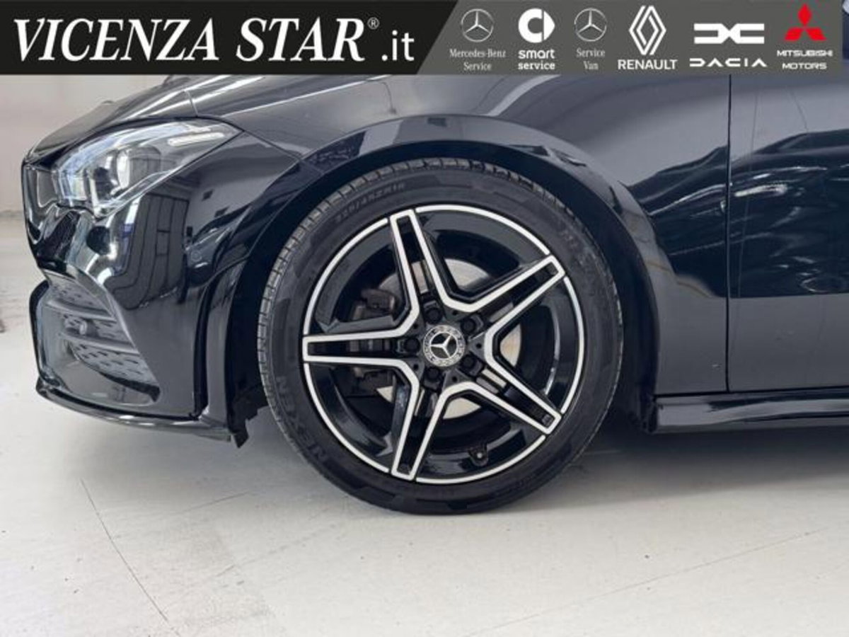 Mercedes-Benz CLA Shooting Brake 180 d Automatic Shooting Brake Premium (3)