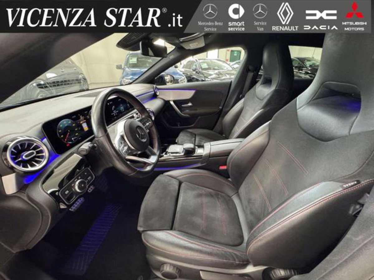 Mercedes-Benz CLA Shooting Brake 180 d Automatic Shooting Brake Premium (4)
