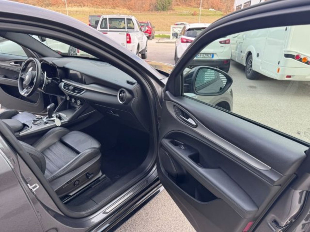 Alfa Romeo Stelvio Stelvio 2.2 Turbodiesel 210 CV AT8 Q4 Veloce (17)