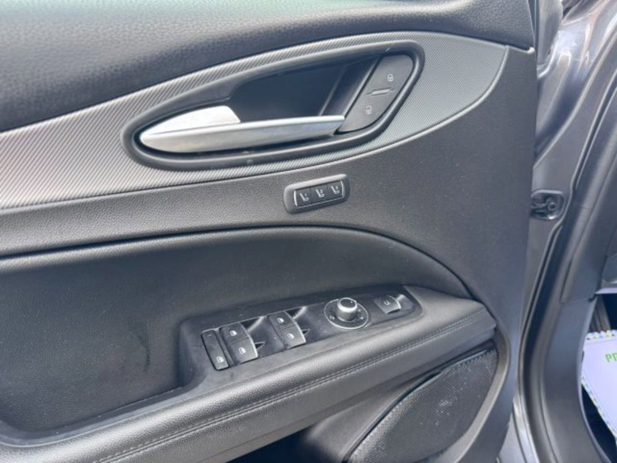 Alfa Romeo Stelvio Stelvio 2.2 Turbodiesel 210 CV AT8 Q4 Veloce (15)