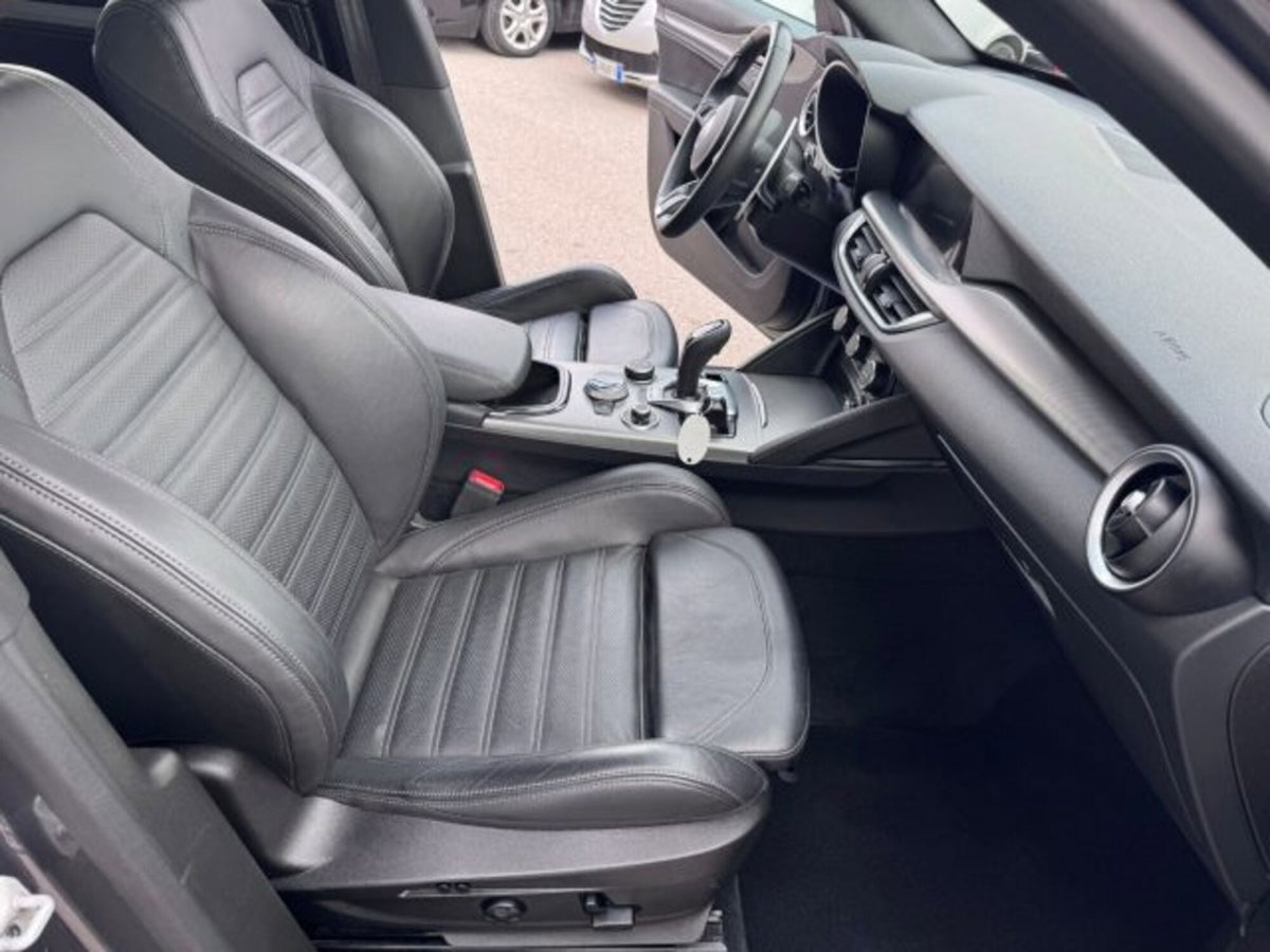 Alfa Romeo Stelvio Stelvio 2.2 Turbodiesel 210 CV AT8 Q4 Veloce (19)