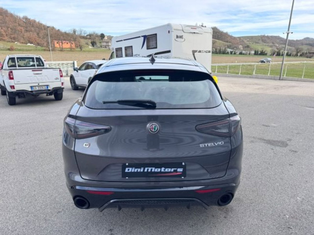 Alfa Romeo Stelvio Stelvio 2.2 Turbodiesel 210 CV AT8 Q4 Veloce (6)