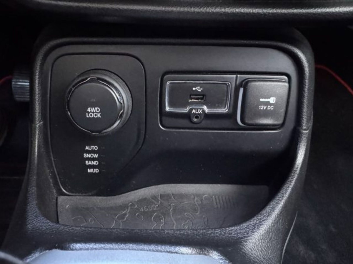 Jeep Renegade 2.0 Mjt 140CV 4WD Active Drive Longitude (16)