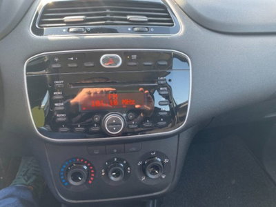 Fiat Punto 1.3 MJT II 75 CV 5 porte Lounge (10)