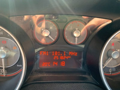 Fiat Punto 1.3 MJT II 75 CV 5 porte Lounge (11)